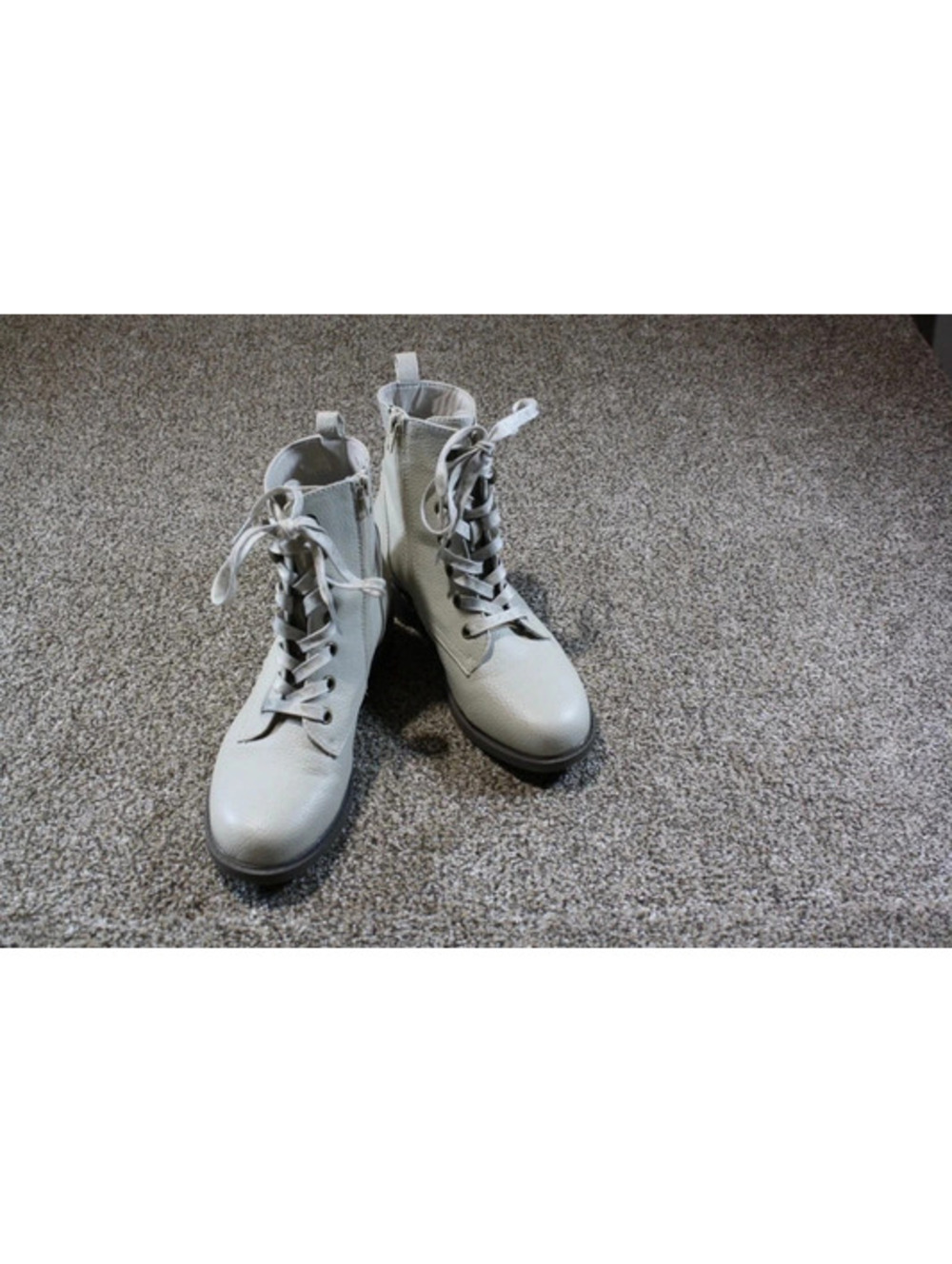 Cream Lace-Up Ankle Boots – Women’s Size 7M